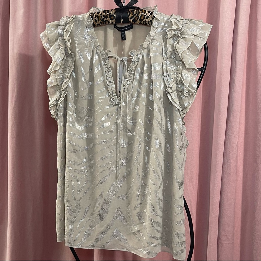 ❤️NWT WHBM ruffle sleeve top